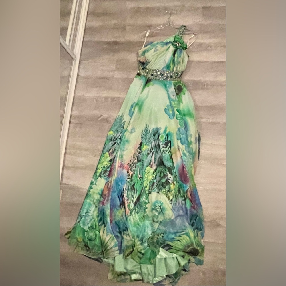Tropical Paradise! So stunning! Beaded & open back